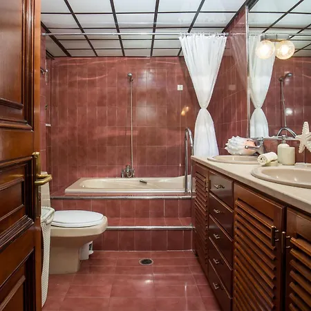 Daire Elegant Spacious Apartment In Rhodes With Balcony *