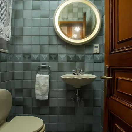 Daire Elegant Spacious Apartment In Rhodes With Balcony