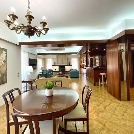 Daire Elegant Spacious Apartment In Rhodes With Balcony